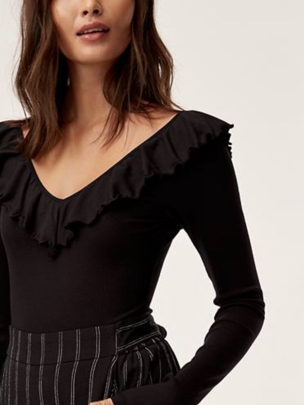 Aritzia Wilfred Bodysuit Danette Ruffle Long Sleeve Black - Picture 2 of 5